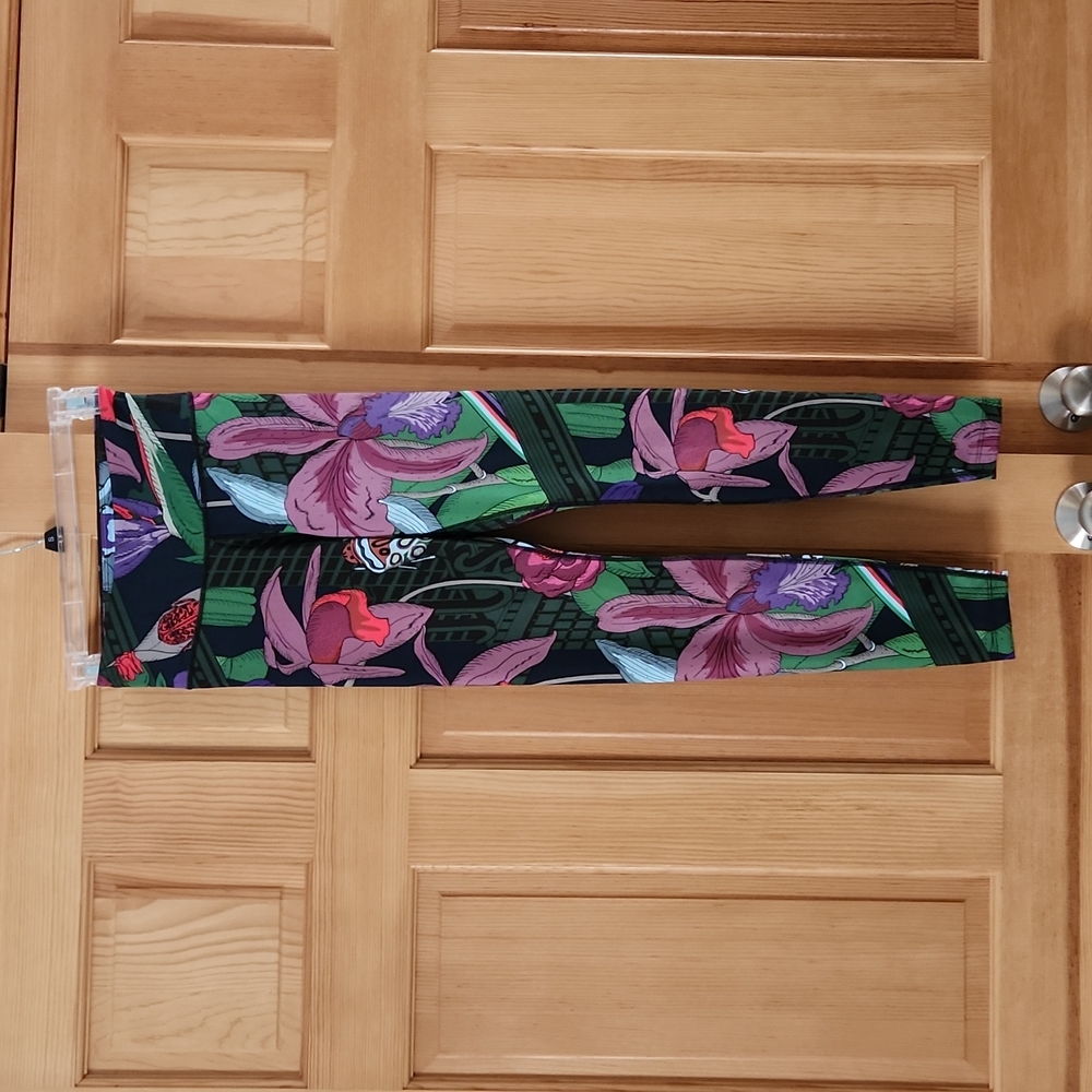 Nike Dri-fit NWOT Icon Clash Beetle Leggings Womens XS
